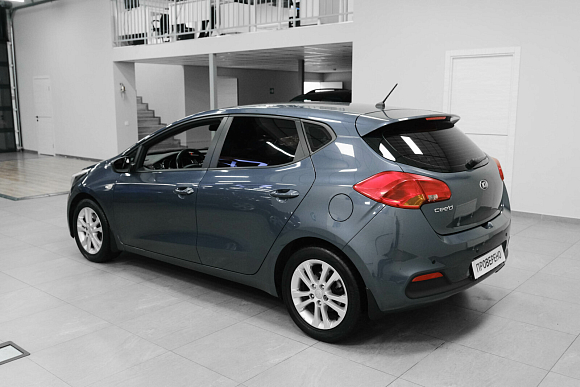Kia Ceed Luxe, 2014 года, пробег 99000 км