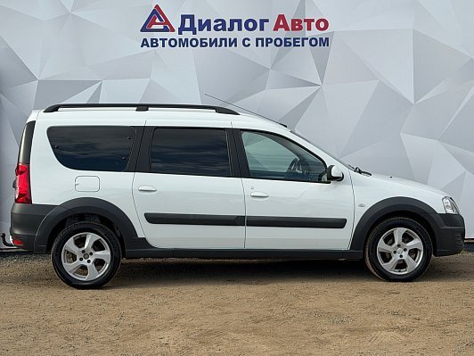 Lada (ВАЗ) Largus Luxe Glonass (7 мест) (2018-2019), 2018 года, пробег 107800 км