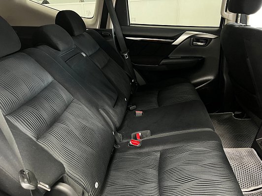 Mitsubishi Pajero Sport Instyle, 2019 года, пробег 203000 км