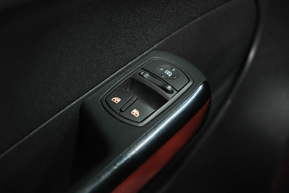 Opel Corsa Color Edition, 2012 года, пробег 158000 км