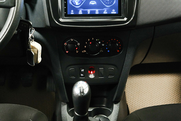 Renault Sandero Confort, 2017 года, пробег 118285 км