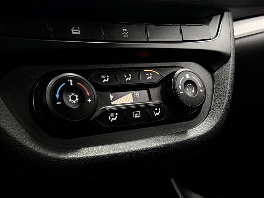 Lada (ВАЗ) Vesta Comfort, 2018 года, пробег 103500 км
