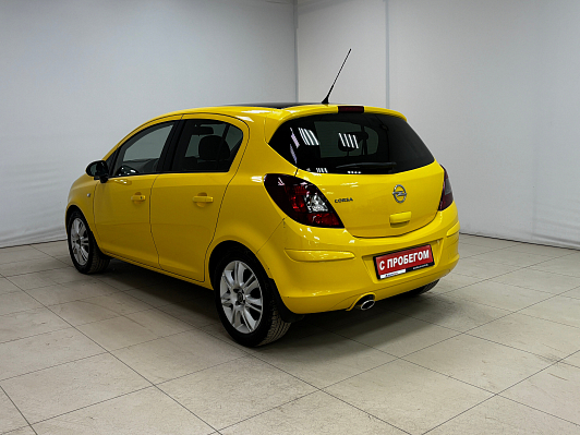 Opel Corsa Color Edition, 2011 года, пробег 93302 км