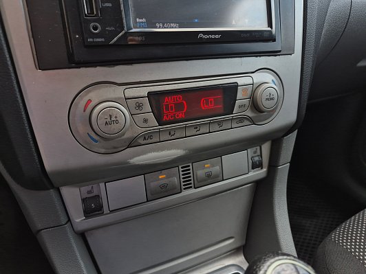 Ford Focus Ghia, 2010 года, пробег 172962 км