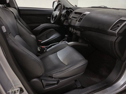 Mitsubishi Outlander Intense, 2008 года, пробег 179504 км