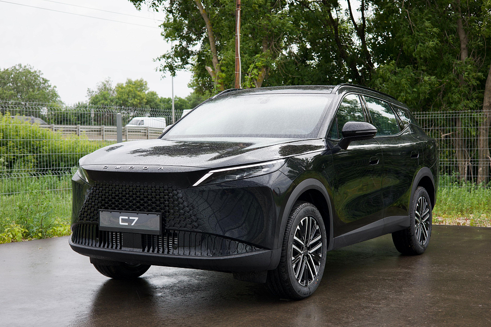 Geely EX5 EM-i Макс, серебряный