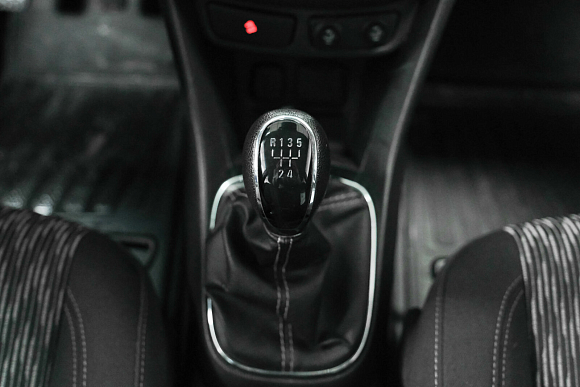 Opel Mokka Essentia, 2014 года, пробег 97000 км