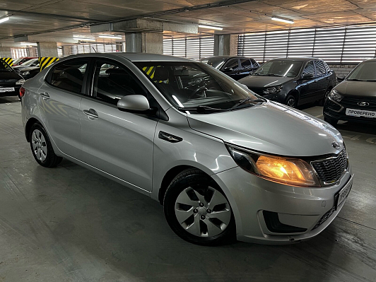 Kia Rio Comfort (без теплых опций), 2012 года, пробег 214000 км