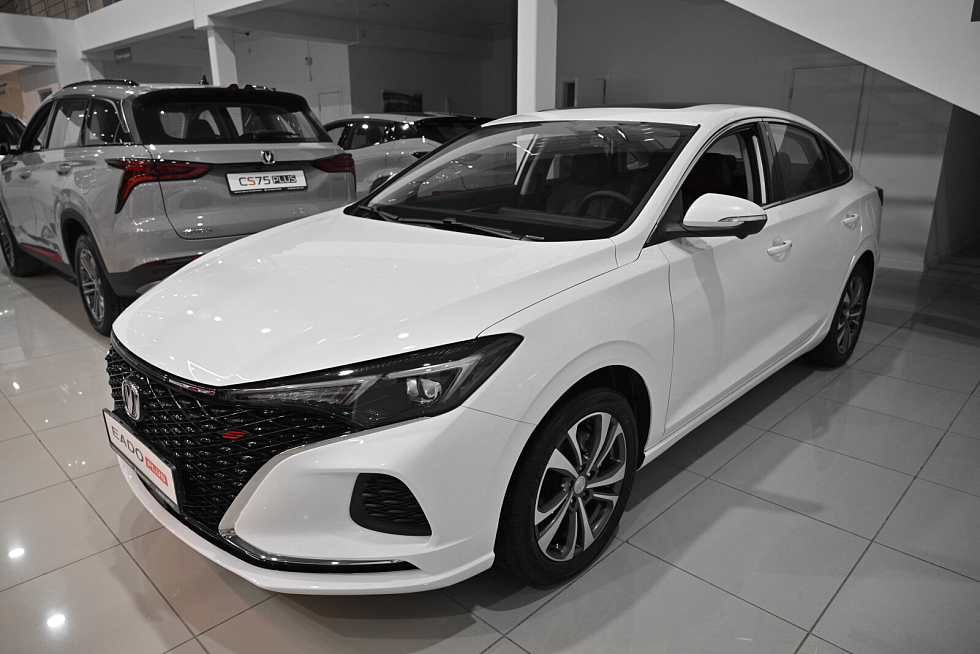 Changan Eado Plus Техно, серебряный