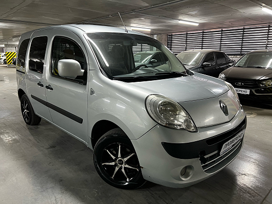 Renault Kangoo, 2010 года, пробег 357000 км