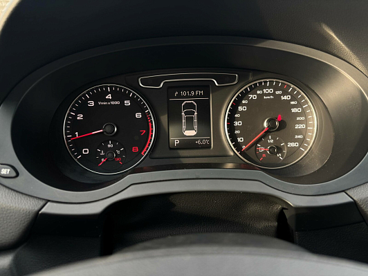 Audi Q3, 2012 года, пробег 215883 км