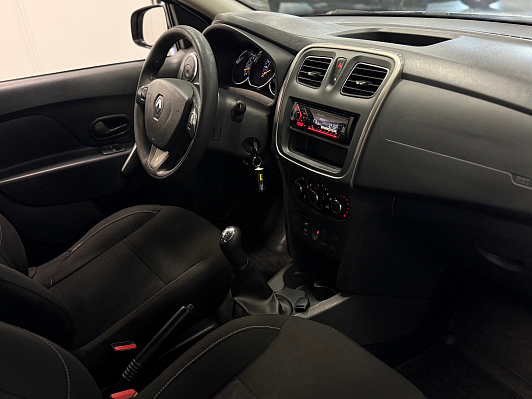 Renault Sandero Confort, 2017 года, пробег 153000 км