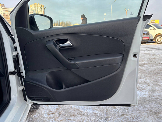 Volkswagen Polo SELECT, 2019 года, пробег 42017 км