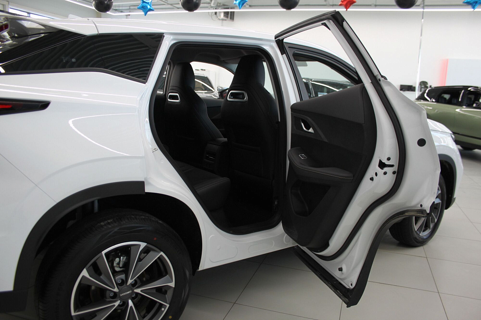 Omoda C5 Драйв (2025), белый