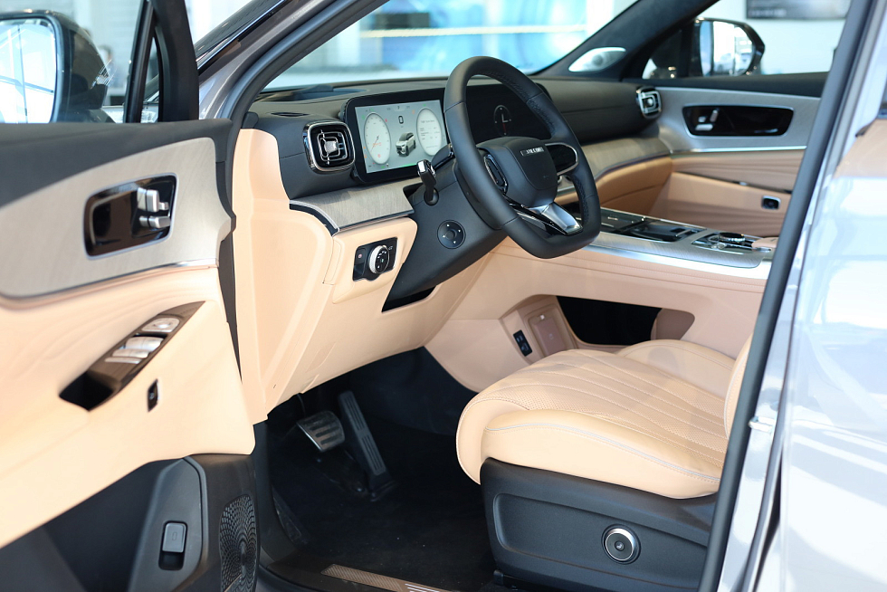Jaecoo J8 Комфорт, серебряный
