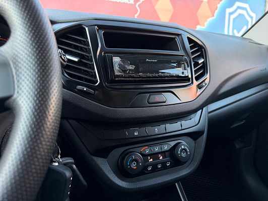 Lada (ВАЗ) Vesta Comfort, 2017 года, пробег 83000 км