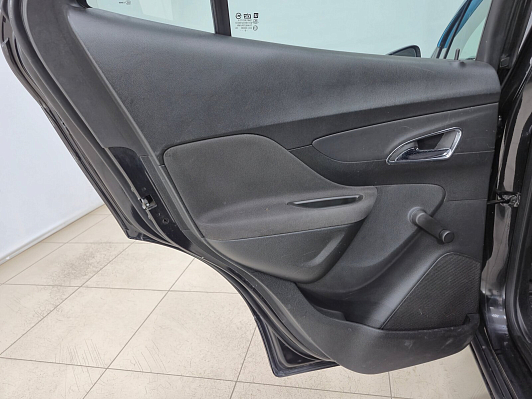 Opel Mokka Essentia, 2013 года, пробег 196140 км