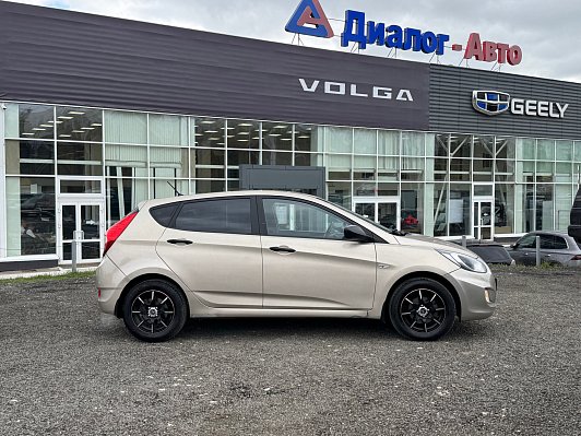 Hyundai Solaris Active, 2011 года, пробег 196955 км