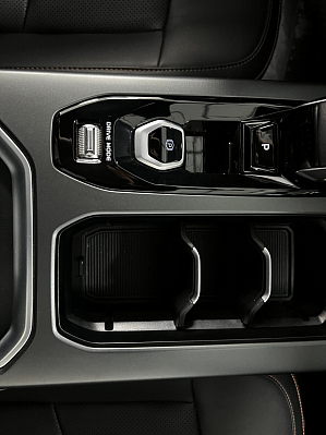 Geely Okavango Флагман, 2024 года, пробег 23000 км