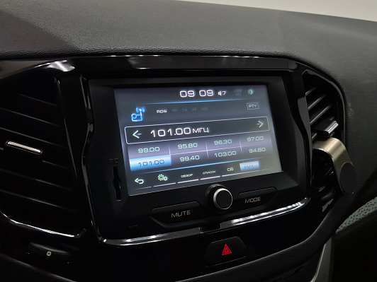 Lada (ВАЗ) Vesta Luxe Multimedia (2017-2019), 2018 года, пробег 166591 км