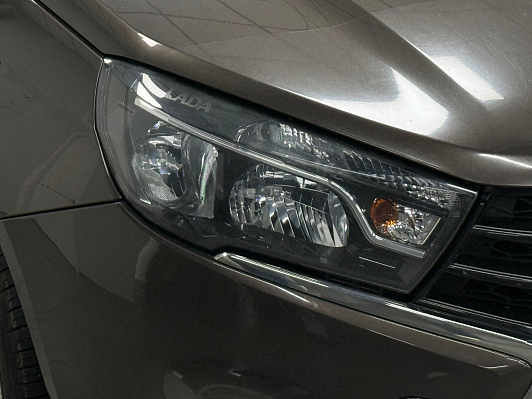 Lada (ВАЗ) Vesta Luxe, 2019 года, пробег 92500 км