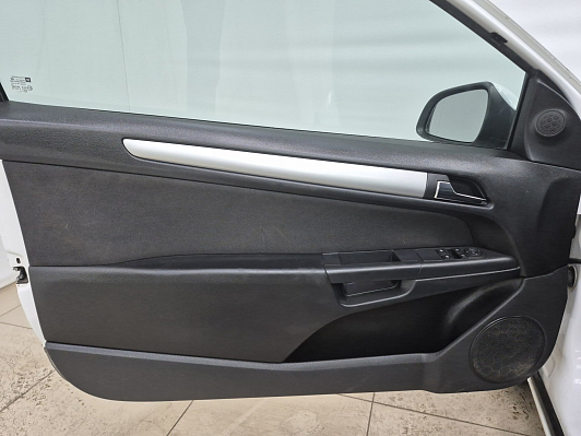 Opel Astra, 2011 года, пробег 164212 км