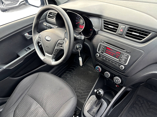 Kia Rio Luxe, 2015 года, пробег 145981 км