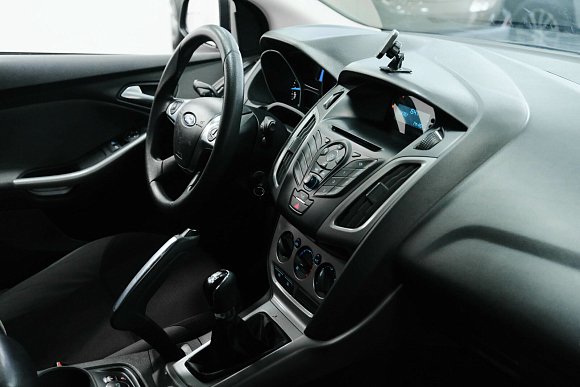 Ford Focus, 2013 года, пробег 194715 км