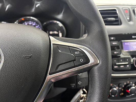 Renault Sandero Stepway Life, 2019 года, пробег 30176 км