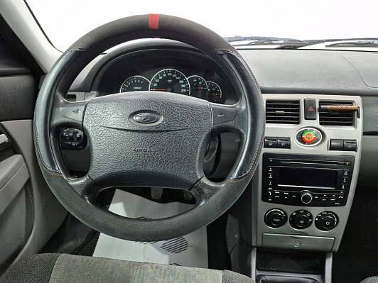 Lada (ВАЗ) Priora Люкс, 2011 года, пробег 176731 км