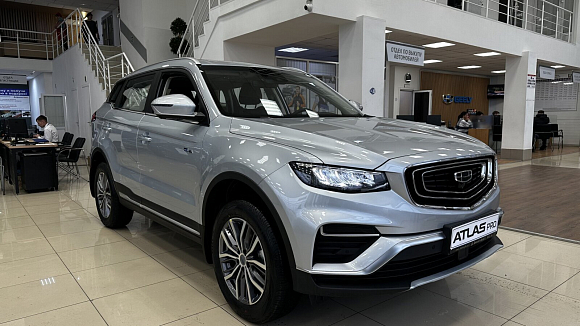 Geely Atlas Pro Luxury, серебряный