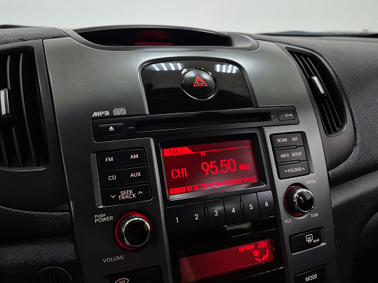 Kia Cerato, 2011 года, пробег 199987 км