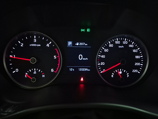 Kia Stonic, 2018 года, пробег 120191 км