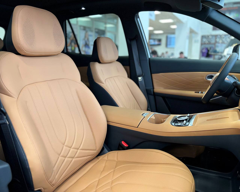 Geely EX5 Гибрид Макс EM-R, серебряный