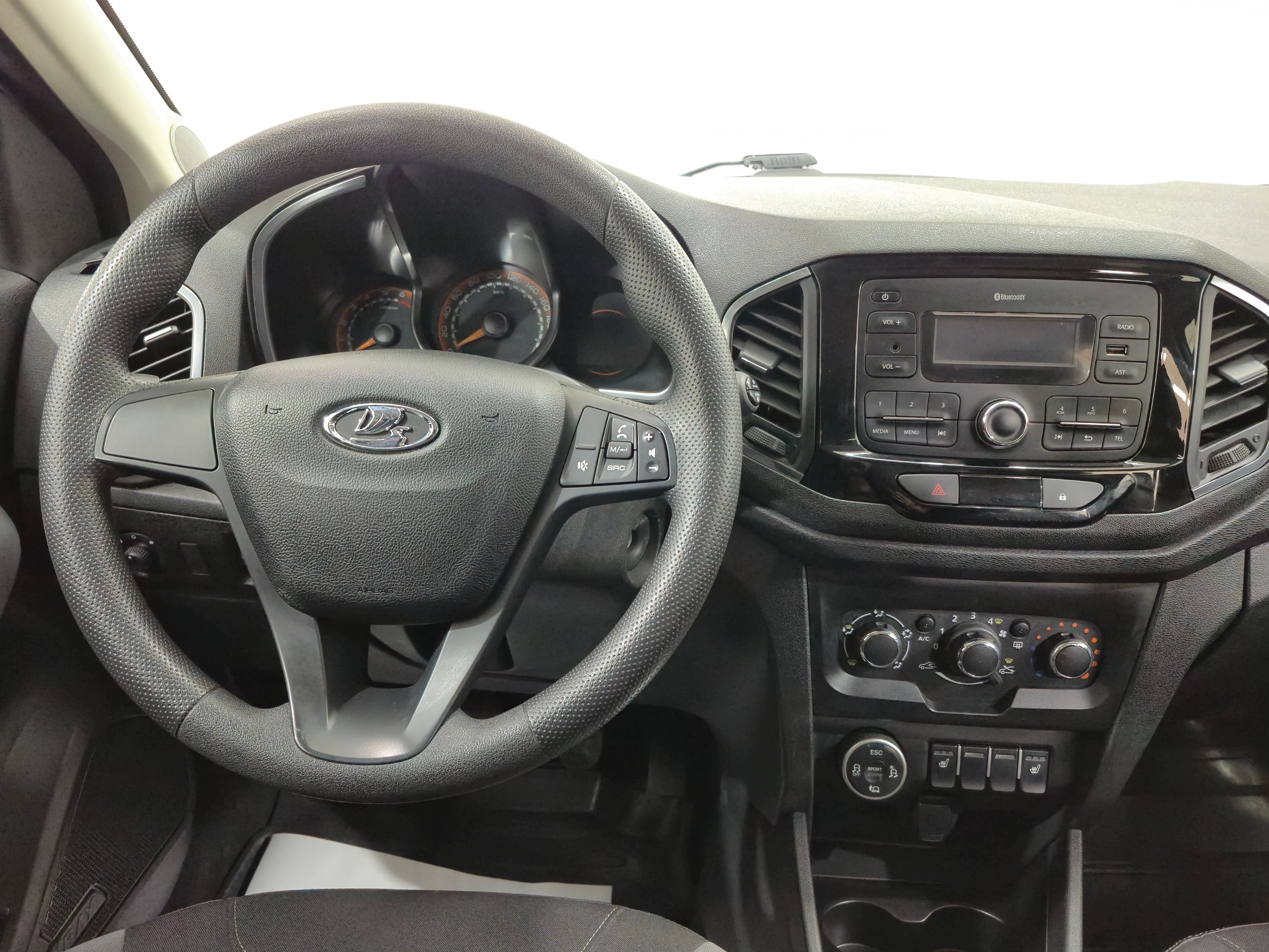 Lada (ВАЗ) XRAY Luxe Prestige (2018-2021), 2019 года, пробег 73988 км
