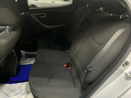 Hyundai Elantra, 2015 года, пробег 214634 км