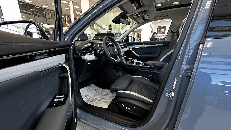 Geely Atlas Flagship Sport, серый
