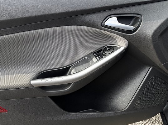 Ford Focus SYNC Edition, 2013 года, пробег 220161 км