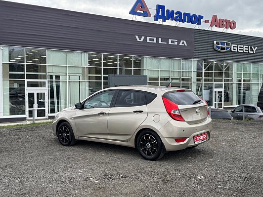 Hyundai Solaris Active, 2011 года, пробег 196955 км