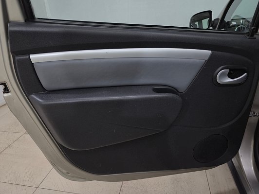Lada (ВАЗ) Largus Luxe Glonass (7 мест) (2018-2019), 2019 года, пробег 212345 км