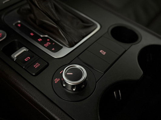 Volkswagen Touareg, 2014 года, пробег 218000 км