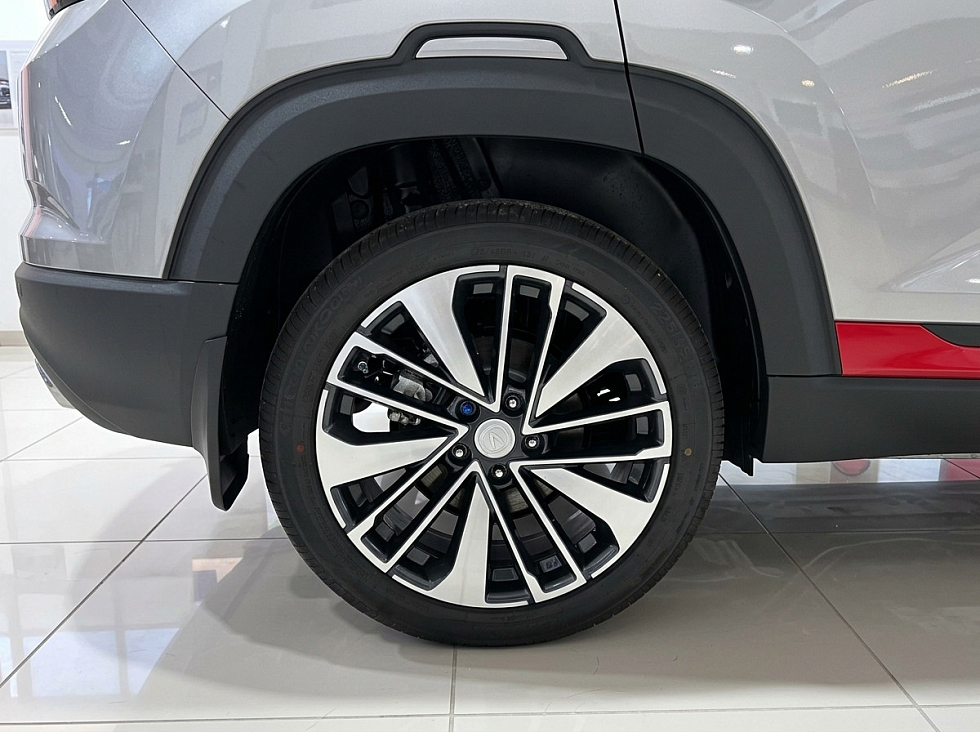 Changan CS35 Plus Техно, серебряный