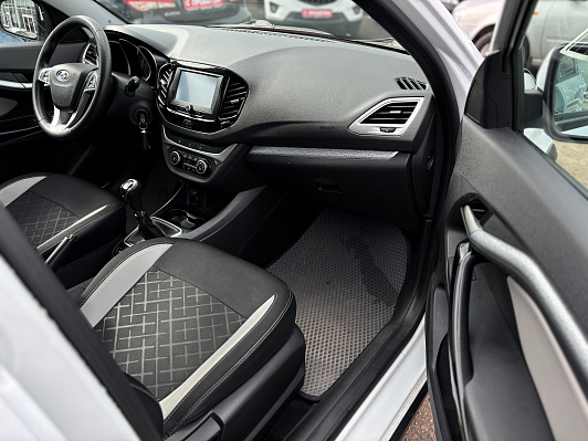 Lada (ВАЗ) Vesta Luxe Prestige (2019-2021), 2019 года, пробег 113000 км