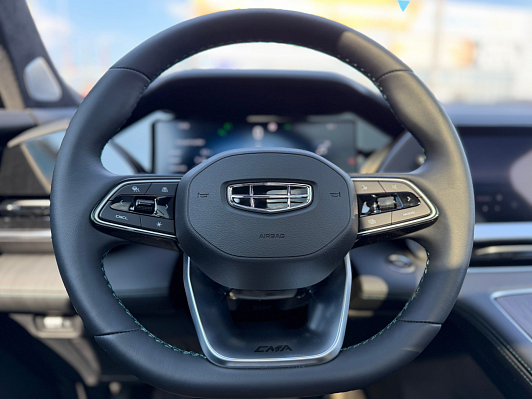 Geely Monjaro Люкс (2023-2025), 2025 года, пробег 1372 км