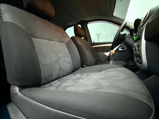 Renault Logan Prestige, 2013 года, пробег 209800 км