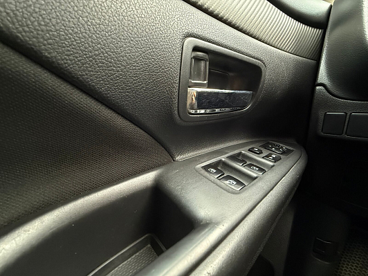 Mitsubishi Outlander Intense, 2018 года, пробег 172000 км