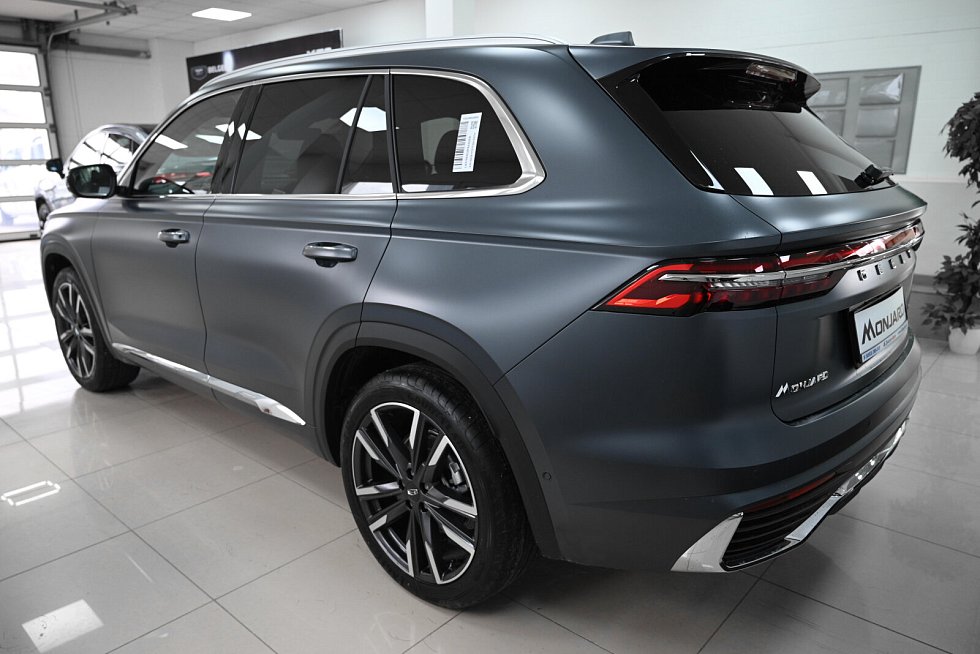 Geely Monjaro Флагман, серый