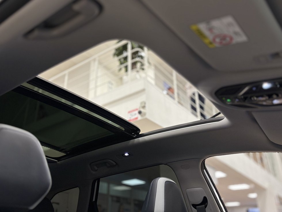 Geely Atlas Люкс, белый