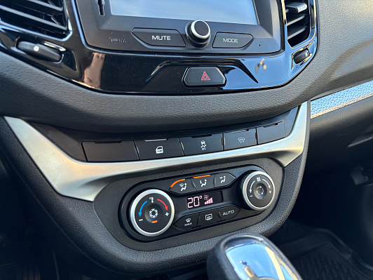 Lada (ВАЗ) Vesta Luxe Multimedia, 2019 года, пробег 88910 км