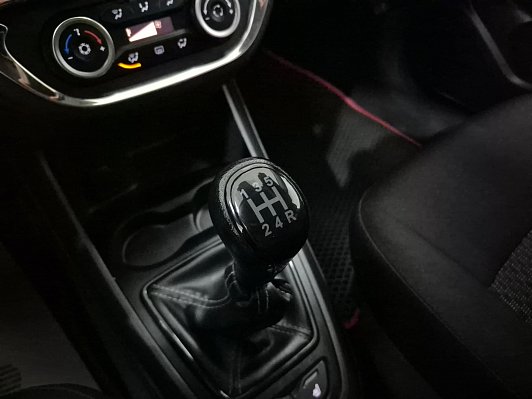 Lada (ВАЗ) Vesta Comfort, 2017 года, пробег 137903 км